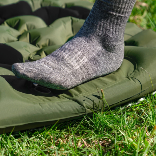 تشک بادی یک نفره ۶۵ میلی متر  همراه پمپ نیچرهایک مدل Naturehike CNK2550WS019