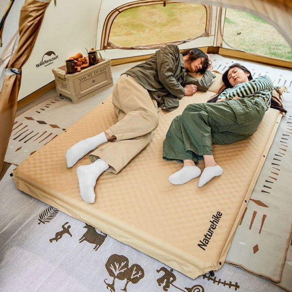 تشک دو نفره خودبادشونده همراه بالش ۳۰ میلی متر نیچرهایک مدل Naturehike CNK2300DZ014
