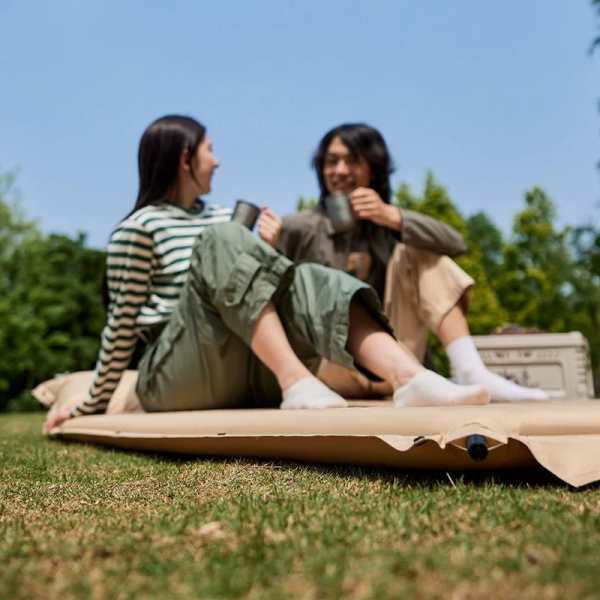 تشک دو نفره خودبادشونده همراه بالش ۳۰ میلی متر نیچرهایک مدل Naturehike CNK2300DZ014